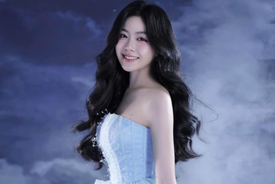 Nhan sắc xinh đẹp tựa nữ thần của Lọ Lem - Con gái Quyền Linh ở tuổi 18