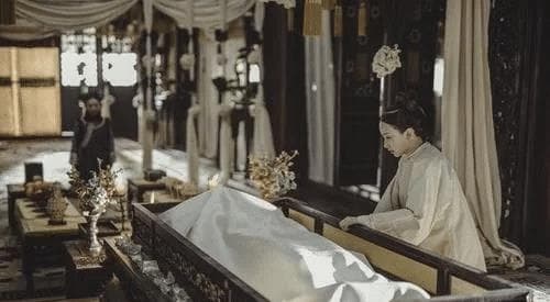 Tại sao hoàng hậu lại bị chặn hậu môn khi chôn cất? Bác sĩ nói sự thật không phải là mê tín thời phong kiến