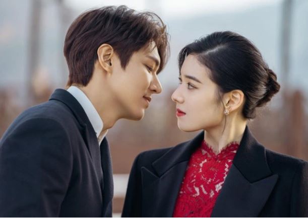 Nghe chồng cũ tha thiết xin lỗi mà tôi cũng mủi lòng, nhưng chỉ sợ người đàn bà thâm độc kia giở trò khiến gia đình tôi tan nát lần nữa