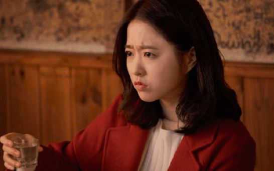 Bình thường mẹ chồng không thân thiết với con dâu, nhưng thấy tôi bị bắt nạt nên bà đứng ra bảo vệ khiến hàng xóm nhục mặt phải bỏ về!