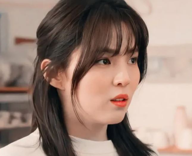 Vừa hay tin thông gia nhập viện cấp cứu, mẹ chồng dúi cho tôi một túi tiền làm tôi run rẩy quỳ xuống xin lỗi