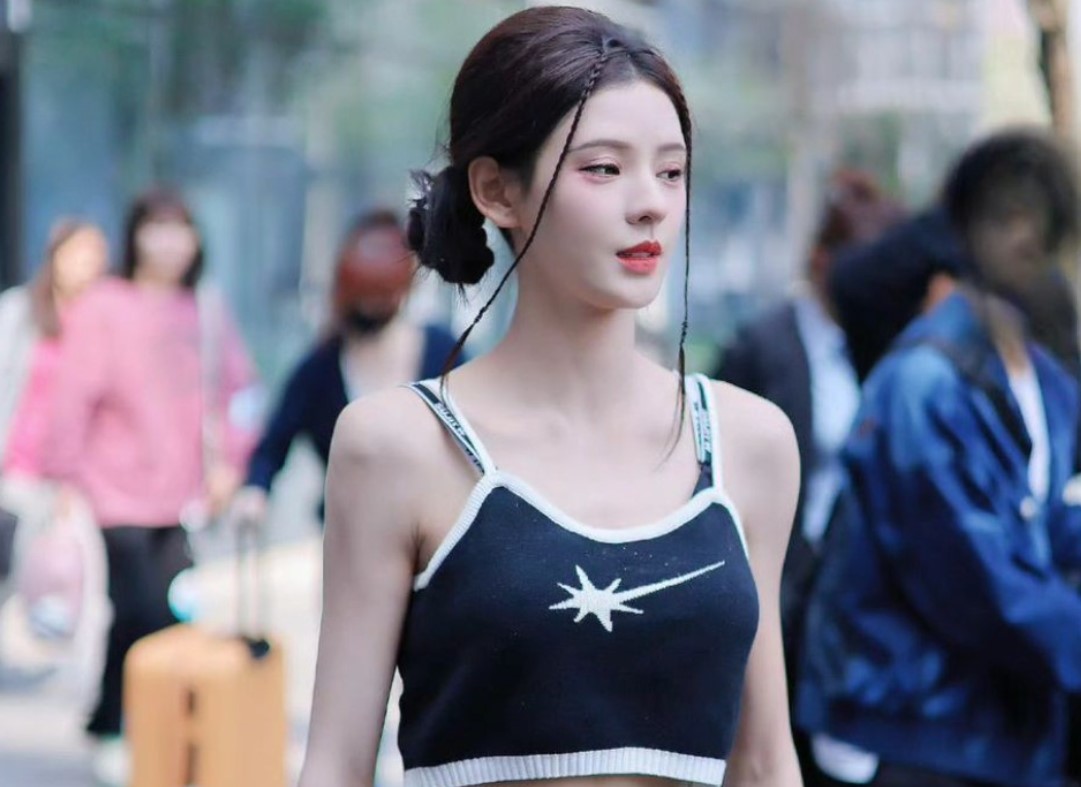 "Tình cũ thiếu gia hư nhất Trung Quốc" uống thứ này để đẹp phát sáng, vòng eo "con kiến"