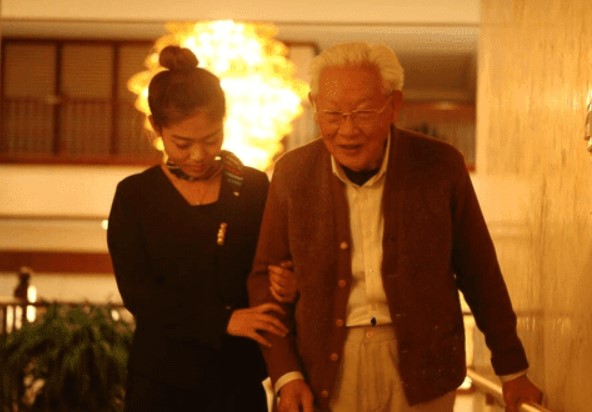 Một người không sống đến 75 tuổi hầu hết họ sẽ gặp 3 điều kỳ lạ này từ tuổi 55