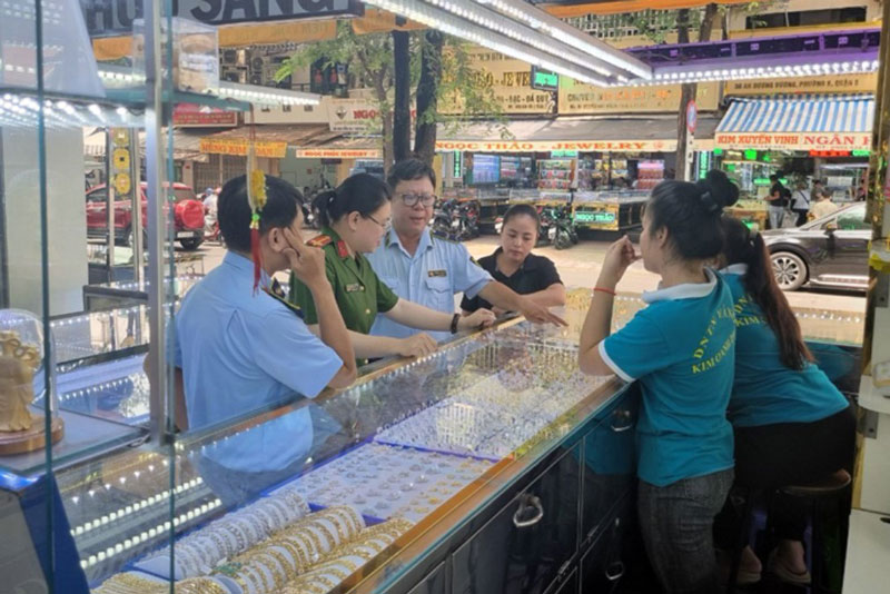 TP Hồ Chí Minh: Phát hiện vàng không rõ nguồn gốc, giả mạo nhãn hiệu nổi tiếng