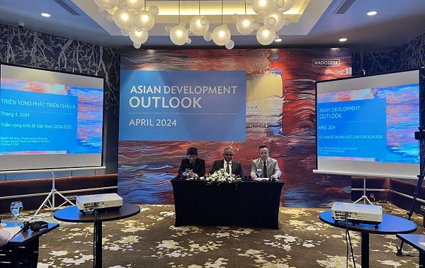 ADB giữ nguyên dự báo kinh tế Việt Nam tăng trưởng 6,0% năm 2024