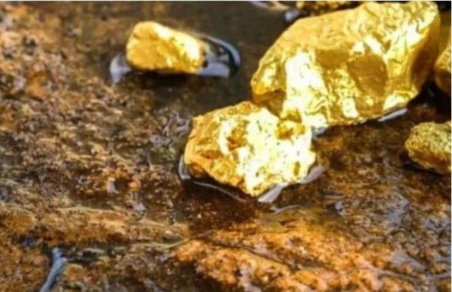 Trên trái đất có khoảng 4 tỷ tấn vàng dự trữ, tại sao con người không khai thác hết để dùng cho thỏa thích