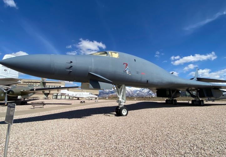 Mỹ quyết định nóng khôi phục máy bay ném bom B-1 từ 'nghĩa địa'