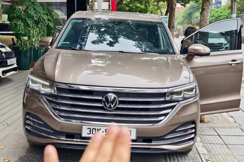 Giật mình với tốc độ khấu hao của MPV 'cận sang' Volkswagen Viloran chạy lướt 2.000 km