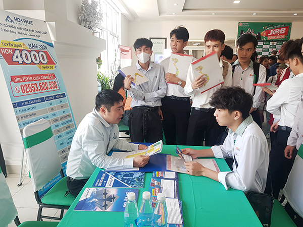 Đà Nẵng: Hơn 70 doanh nghiệp tuyển dụng 6.500 vị trí việc làm tại Đại học Đông Á