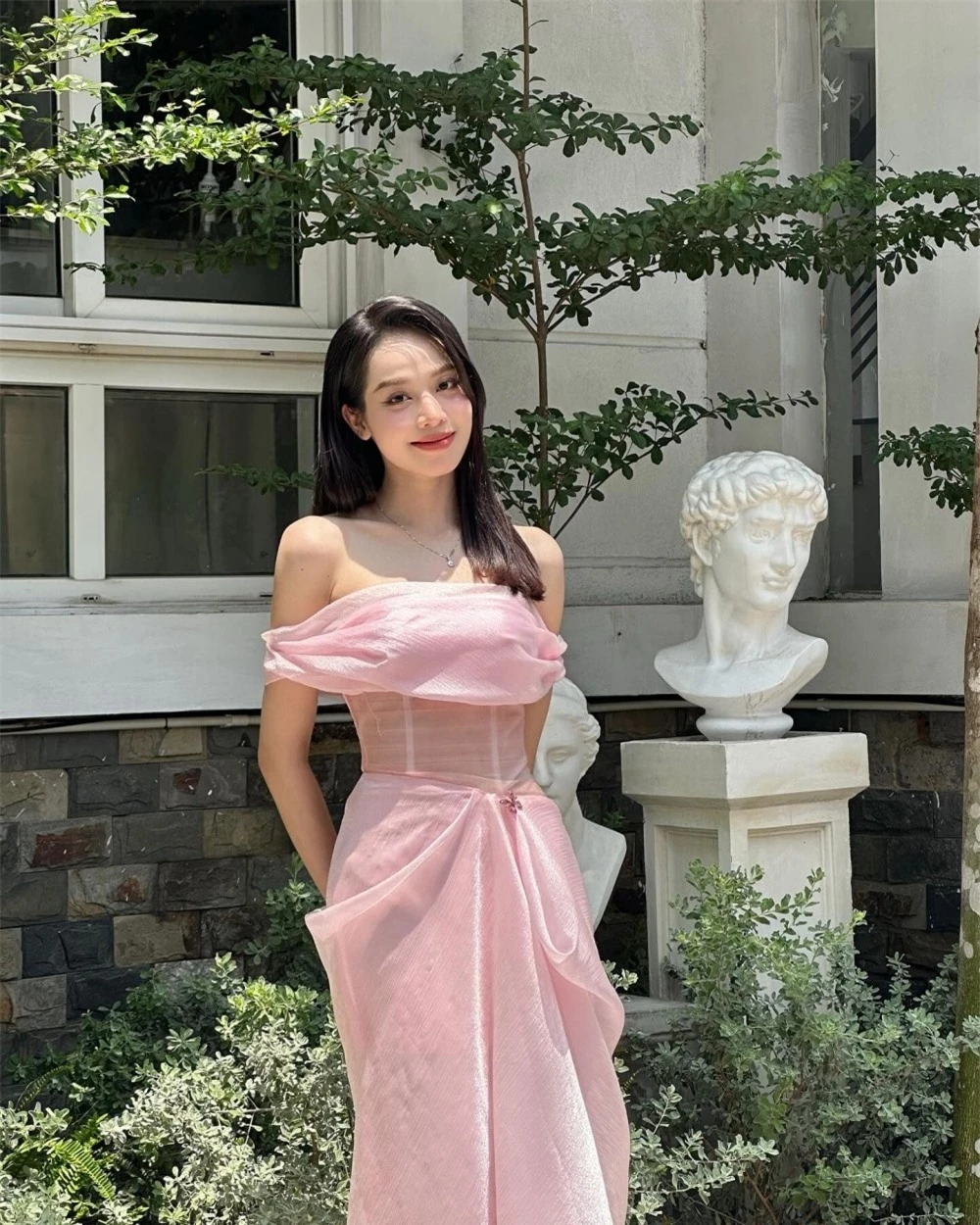 Đã tìm ra lý do Hoa hậu Thanh Thủy ngày càng chăm diện trang phục màu hồng ảnh 5