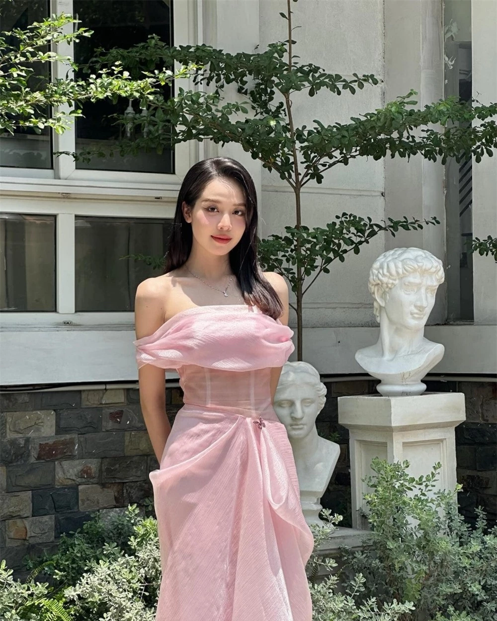 Đã tìm ra lý do Hoa hậu Thanh Thủy ngày càng chăm diện trang phục màu hồng ảnh 6