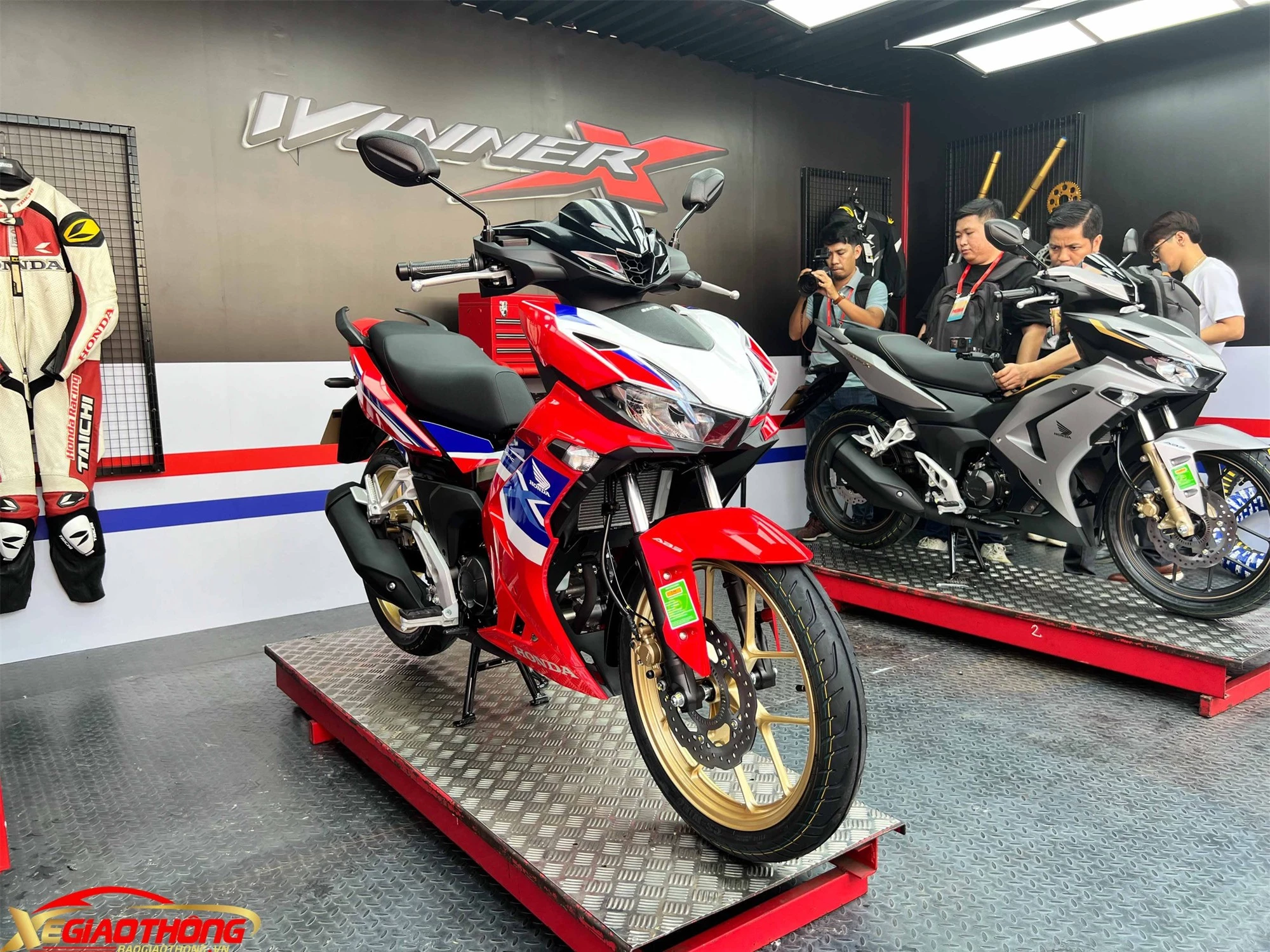 Khách mua Honda Winner X và CBR150R được tặng tiền- Ảnh 1.