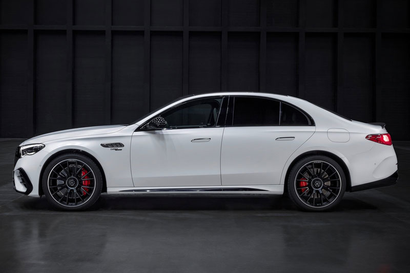 Khám phá Mercedes-AMG E-53 hybird vừa trình làng