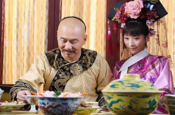 Bí mật mà thái giám, cung nữ Trung Hoa không dám nói: Sự xa xỉ trong mỗi bữa ăn hoàng gia và cơ hội kinh doanh ẩn sau các món ăn thừa