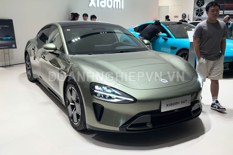 CLIP: Cận cảnh Xiaomi SU7 phiên bản thương mại, giá hơn 700 triệu đồng