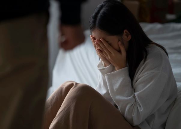 Vô tình nghe mẹ chồng nói chuyện mới biết mình đã nghĩ xấu cho bà