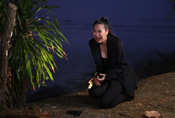 Vợ tôi bất ngờ khóc nức nở rồi vào phòng tự nhốt mình sau khi nhận được 4 con gà do mẹ chồng gửi