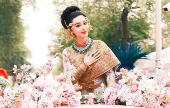 Nhan sắc gây sốt của Phạm Băng Băng trong trang phục truyền thống Thái Lan
