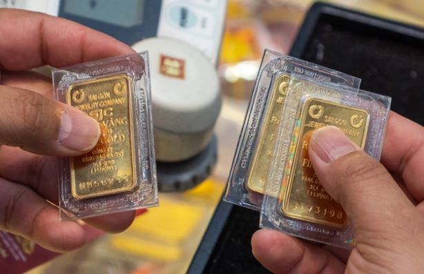 Thủ tướng yêu cầu xử lý ngay chênh lệch giá vàng miếng trong nước và thế giới