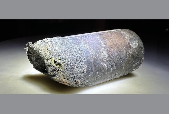 NASA điều tra vật thể lạ rơi xuống nhà dân ở bang Florida