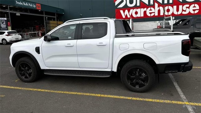 Ford Ranger phiên bản hybrid lần đầu lộ diện ảnh 2