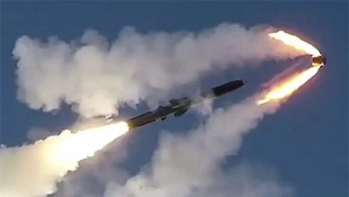 Một quả tên lửa dẫn đường chính xác của Nga. (Ảnh: Khaleej Times)