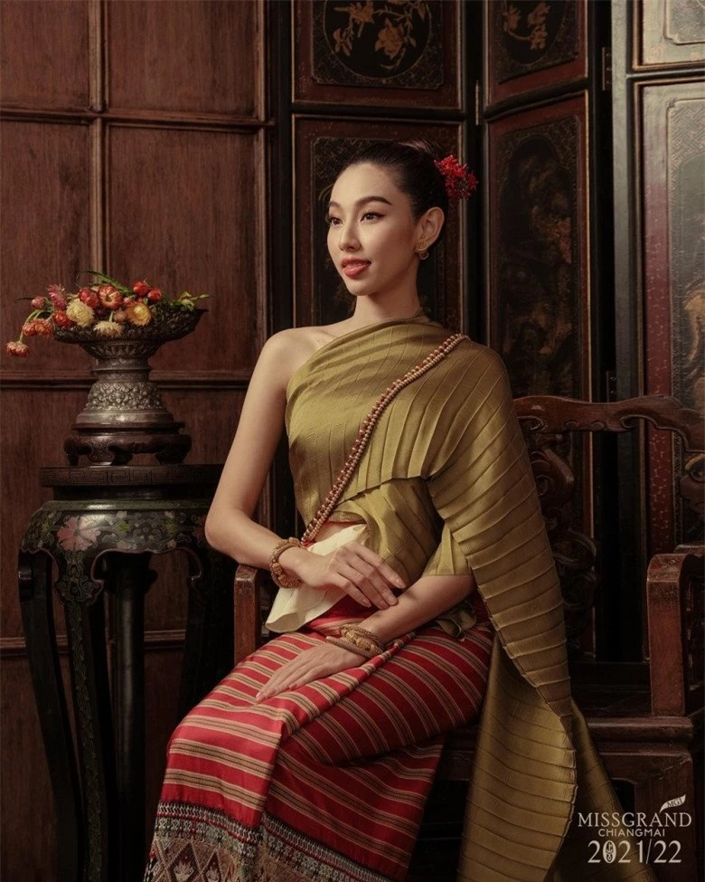 Phạm Băng Băng đẹp như nữ hoàng với trang phục truyền thống Thái Lan, có một sao Việt cũng không kém cạnh - 14