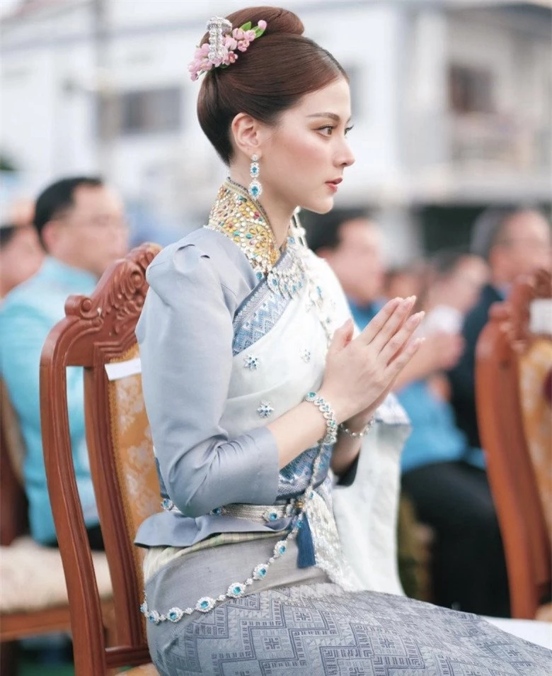 Phạm Băng Băng đẹp như nữ hoàng với trang phục truyền thống Thái Lan, có một sao Việt cũng không kém cạnh - 8