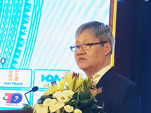 Phó Chủ tịch VCCI Võ Tân Thành phát biểu tại hội nghị HHDN, DN miền Trung - Tây Nguyên 2024.