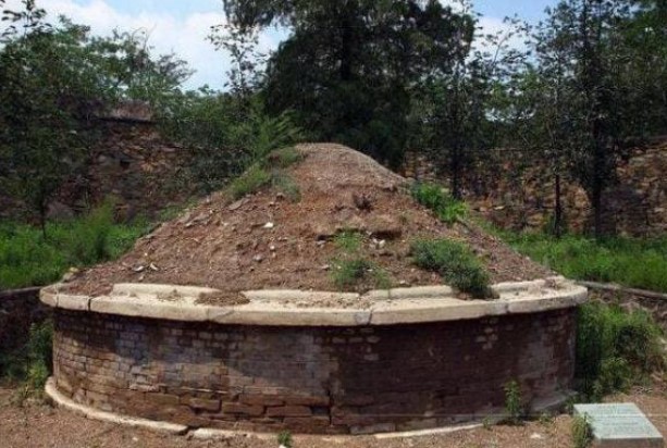 4 dấu hiệu phong thủy tốt trong khu lăng mộ tổ tiên, có một nghĩa là con cháu thịnh vượng, phú quý ba đời