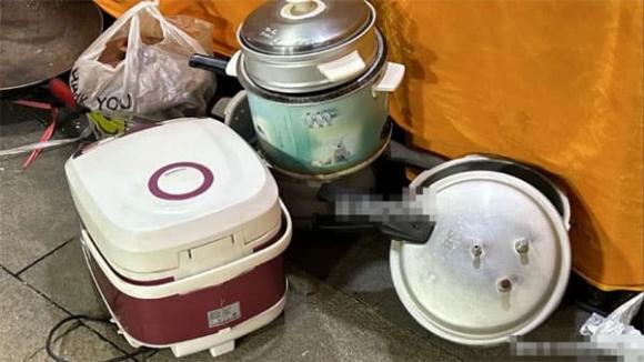 Dù bạn có tiền hay không thì cũng đừng bán nồi cơm điện đã qua sử dụng, giữ lại có thể giúp ích rất nhiều, vừa tiết kiệm tiền lại rất thiết thực