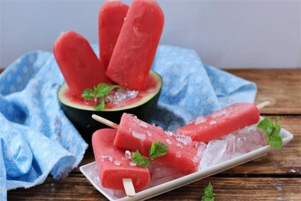 Ăn dưa hấu vào mùa hè nóng hay mát?