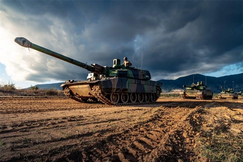 Xe tăng chiến đấu chủ lực AMX-56 Leclerc cũng thuộc diện bị Quân đội Pháp cắt giảm.