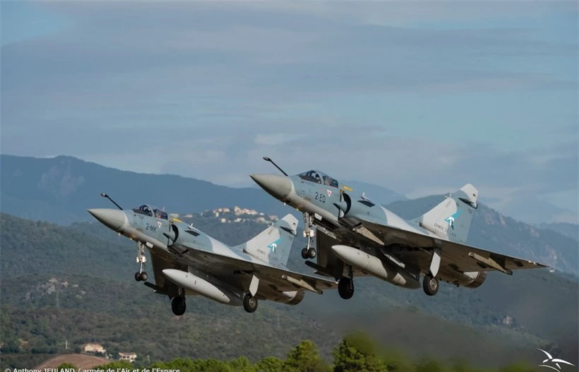 Tiêm kích Mirage 2000-5 thuộc diện sẽ bị loại biên trước tiên.