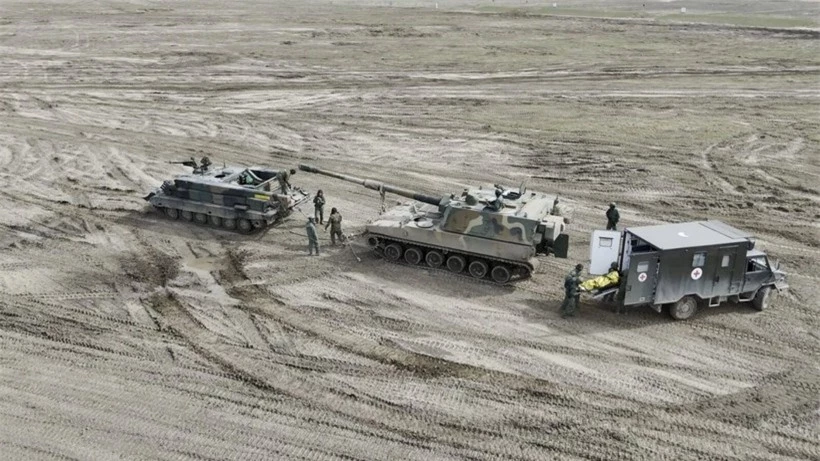 Các binh sĩ Ba Lan huấn luyện sử dụng pháo tự hành K9 theo kinh nghiệm của Lực lượng vũ trang Ukraine.