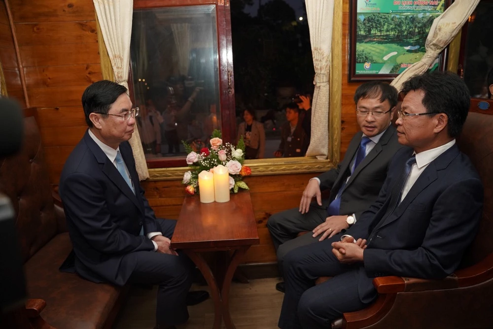 Lãnh đạo tỉnh Lâm Đồng và TP Đà Lạt trải nghiệm chuyến tàu du lịch "hành trình đêm Đà Lạt".