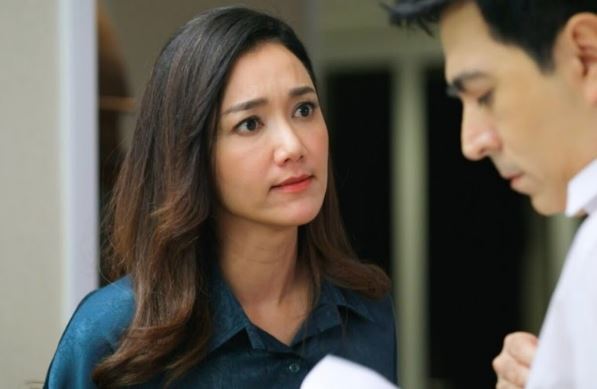 Mẹ chồng có ý định lấy hết tài sản cho con riêng của mình, tôi thẳng thừng ném ra tập giấy khiến bà đứng hình