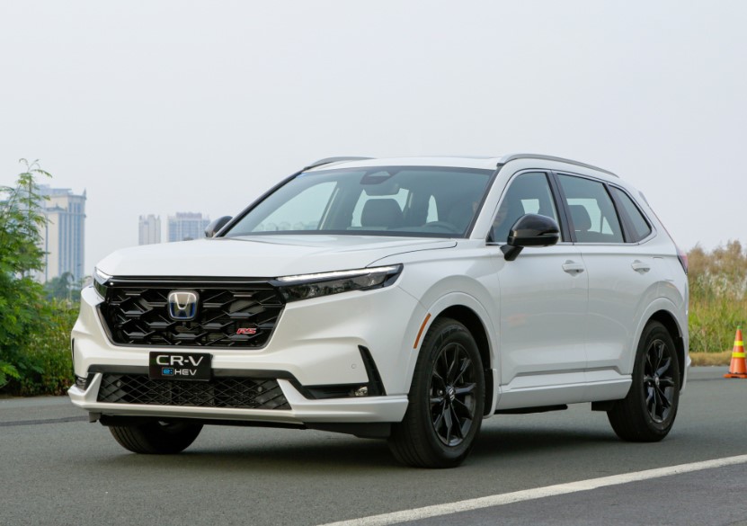 Honda CR-V tăng trưởng ngoạn mục nhưng vẫn chưa thể giành lại ngôi vương từ tay Mazda CX-5