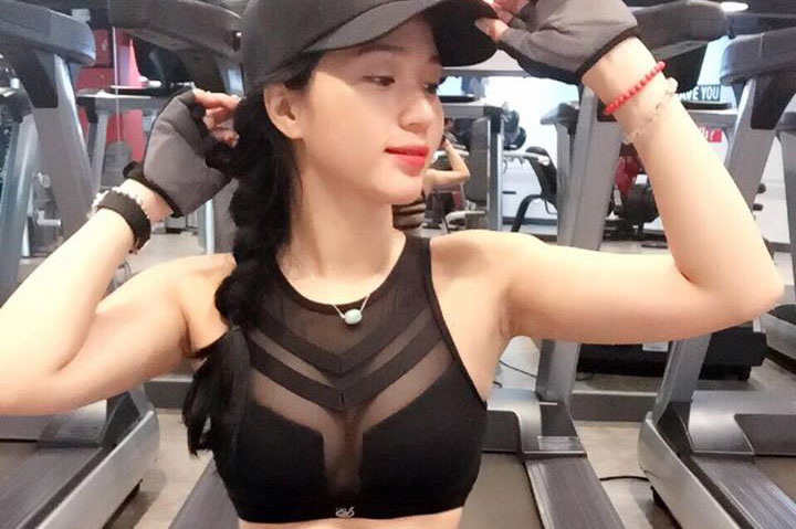 Ng&#x1EAF;m th&#xE2;n h&#xEC;nh g&#x1EE3;i c&#x1EA3;m c&#x1EE7;a hot girl H&#xE0; Th&#xE0;nh s&#x1EDF; h&#x1EEF;u chi&#x1EC1;u cao 1m70