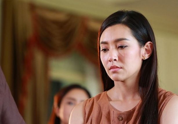 Giận mẹ chồng giữ 2 cây vàng rồi "ngậm tăm" không trả, tôi bật khóc khi thò tay vào túi áo bà ba sờn rách trong góc tủ