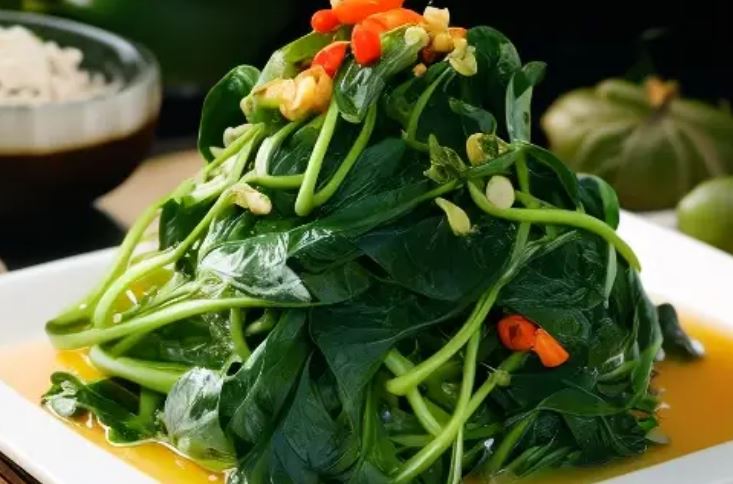 Rau bina bổ dưỡng nhưng đừng ăn bừa bãi: Người thuộc 4 nhóm này dù thèm đến mấy cũng không nên đụng