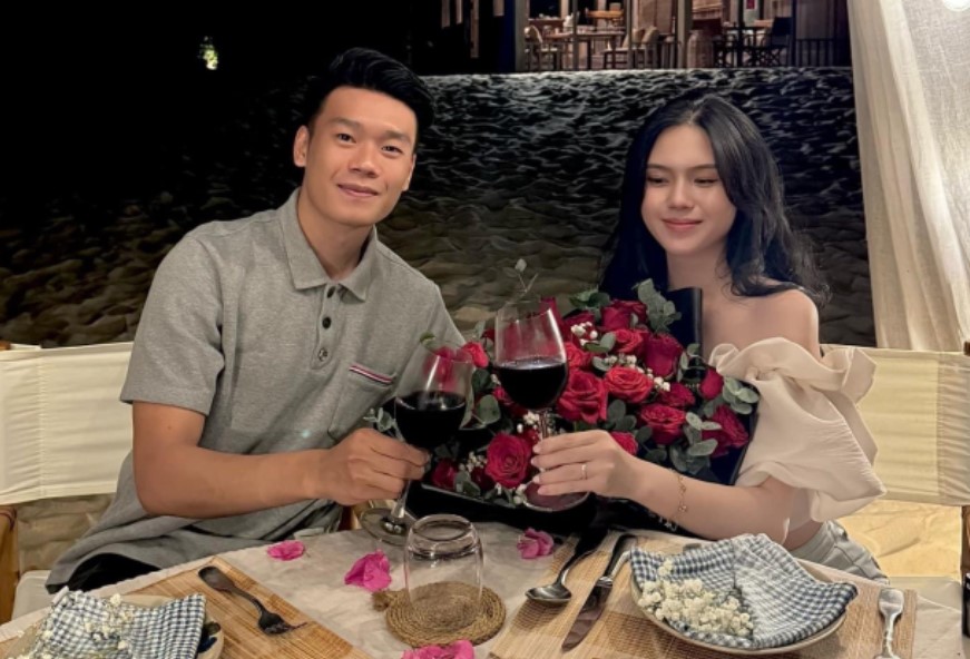 Thành Chung tự nhận nóng tính nhưng chỉ dịu dàng với mình Tố Uyên, cuộc sống hôn nhân khiến Văn Hậu - Hải My còn ngưỡng mộ