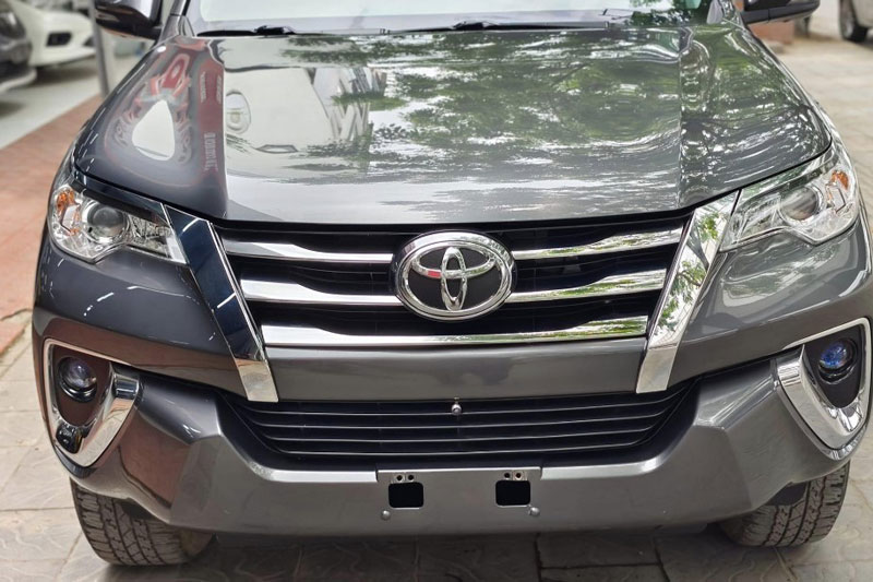 Ngỡ ngàng Toyota Fortuner lăn bánh 5 năm rao bán với giá ngang Mazda CX-5