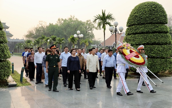 Tri ân, đền ơn đáp nghĩa, tặng nhà đại đoàn kết tại tỉnh Điện Biên