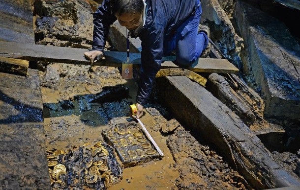 Vơ vét sạch lăng mộ hoàng đế, mộ tặc bỏ qua giếng vàng đặt ở nơi không ai ngờ