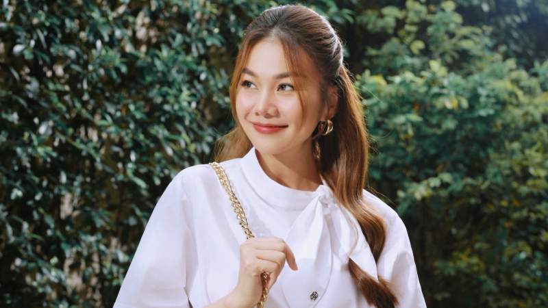 Thanh Hằng khoe dáng với trang phục thanh lịch, khẳng định vị thế siêu mẫu hàng đầu