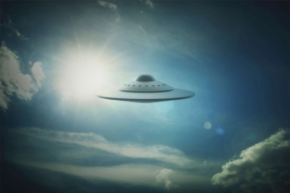 CIA đã thu hồi được 2 UFO còn nguyên vẹn - Ảnh 1.