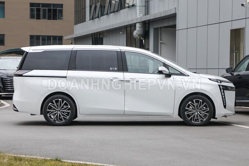 Cận cảnh ‘chuyên cơ mặt đất’ công suất là 322 mã lực, tiết kiệm xăng hơn xe máy, hía hơn 680 triệu đồng