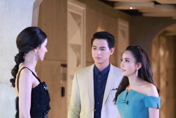 Chồng đưa bồ nhí về chung sống, vợ chỉ biết ôm mặt nức nở, nhưng câu chốt hạ của mẹ chồng khiến cô cả đời không quên