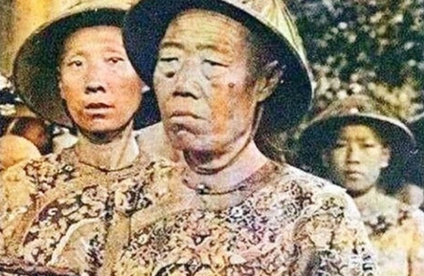 Ảnh màu hiếm có của thái giám Lý Liên Anh: Thấp bé, diện mạo gian ác, vì sao lại được Từ Hi Thái hậu vô cùng sủng ái?